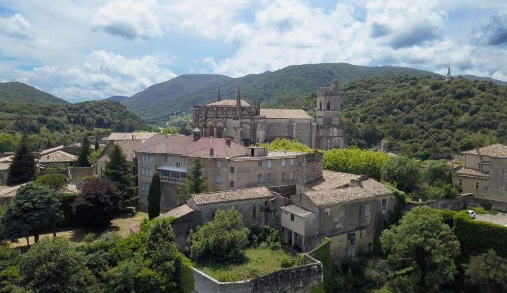 Gîte d'étape du Clos Saint Roch Viviers Exterior foto